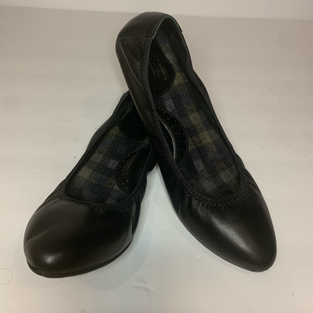 Born Pointed Ballet Flats